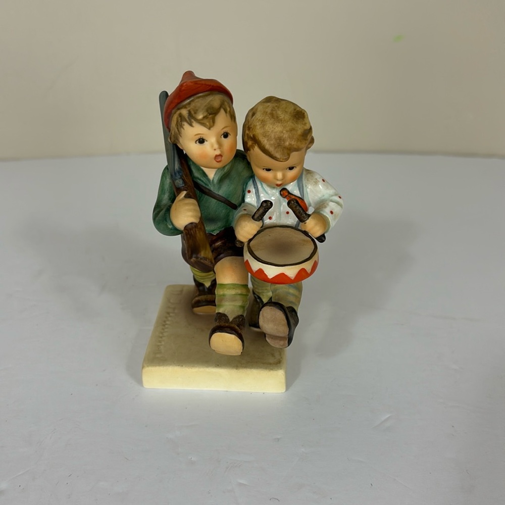 Goebel Hummel “Volunteers” 50 2/0 Desert Shield Desert Storm TMK-7